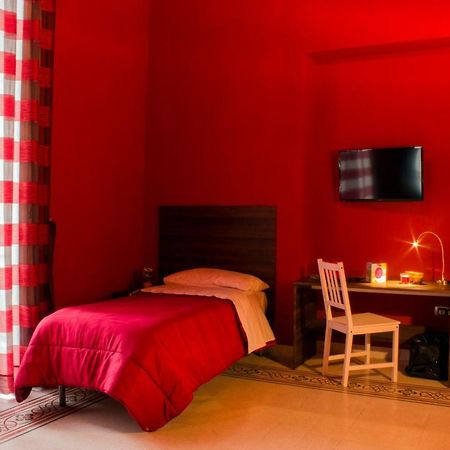 Holiday Naples Art Rooms المظهر الخارجي الصورة