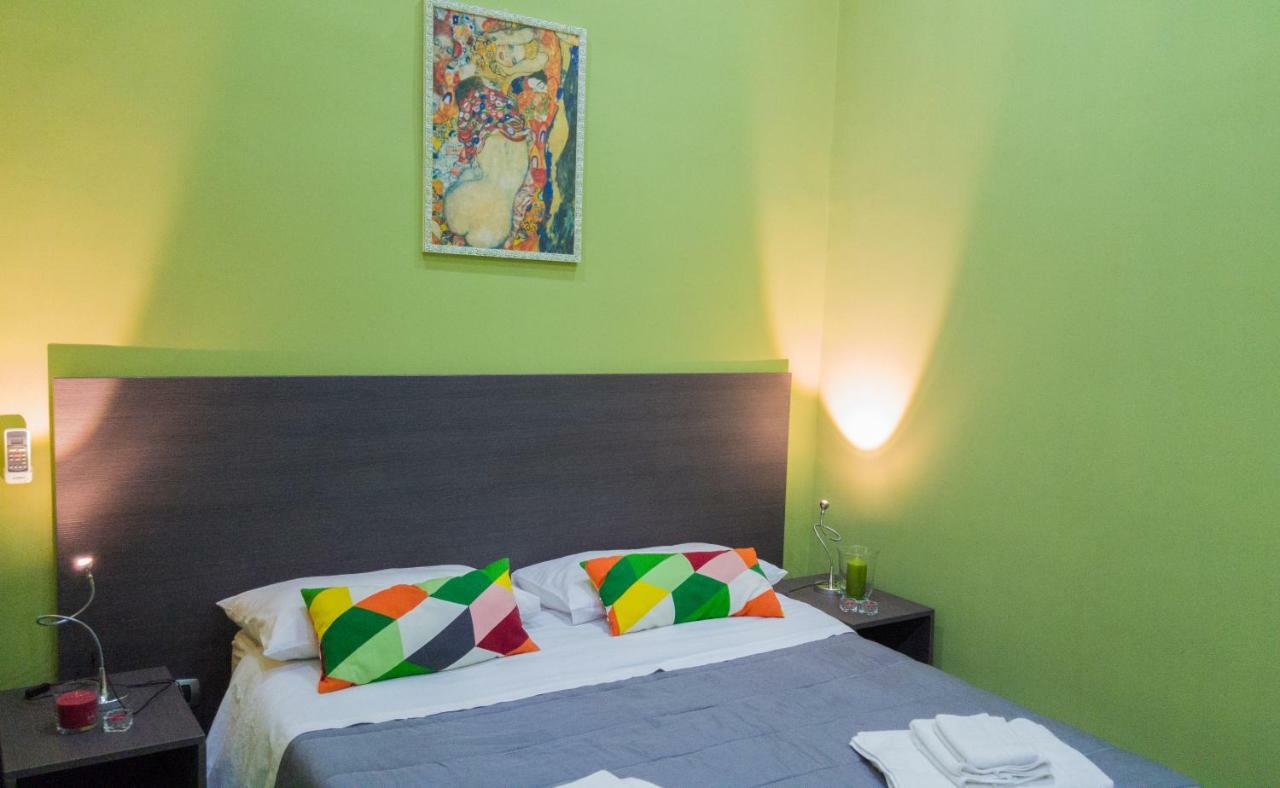 Holiday Naples Art Rooms المظهر الخارجي الصورة