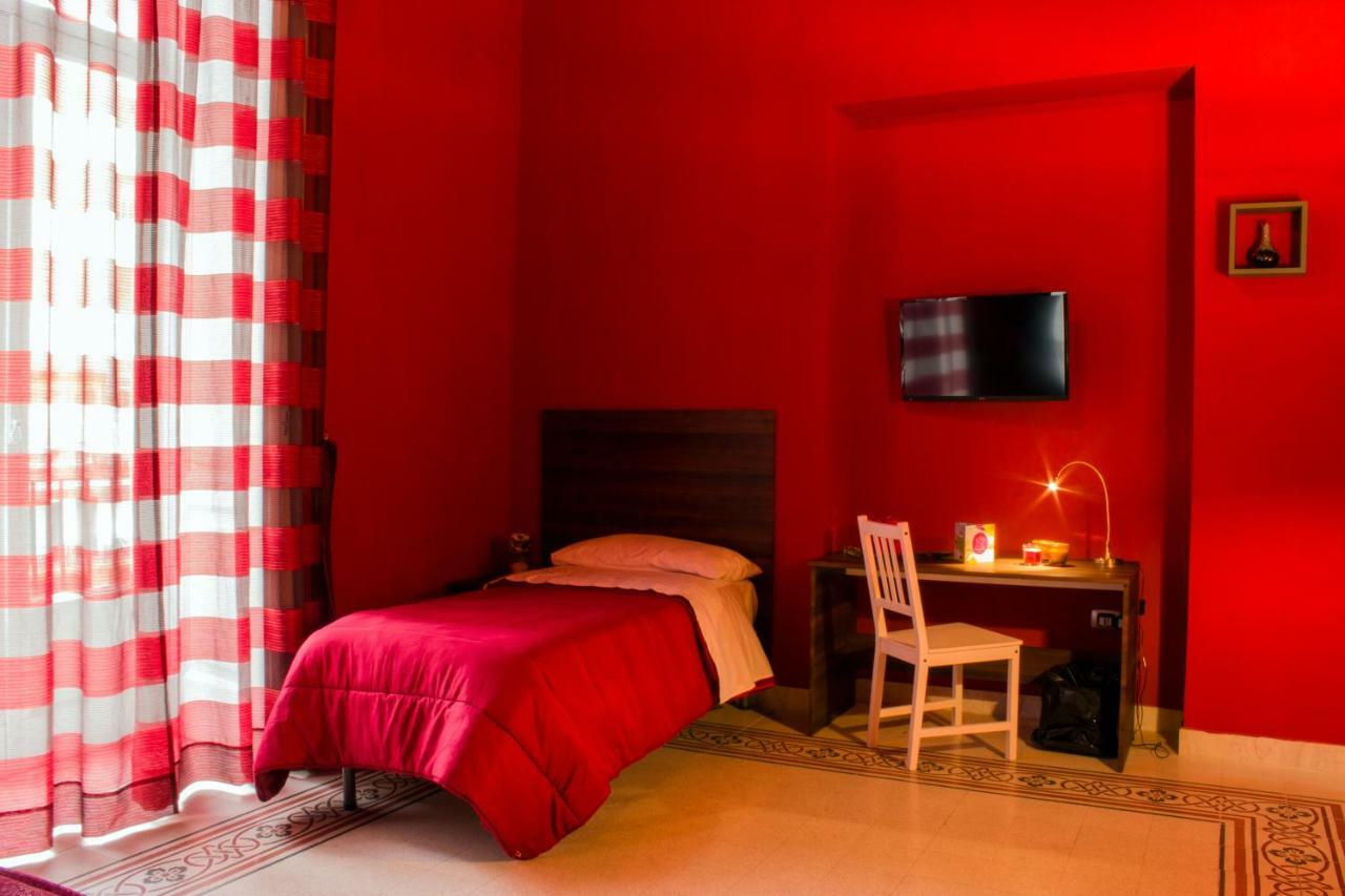 Holiday Naples Art Rooms المظهر الخارجي الصورة