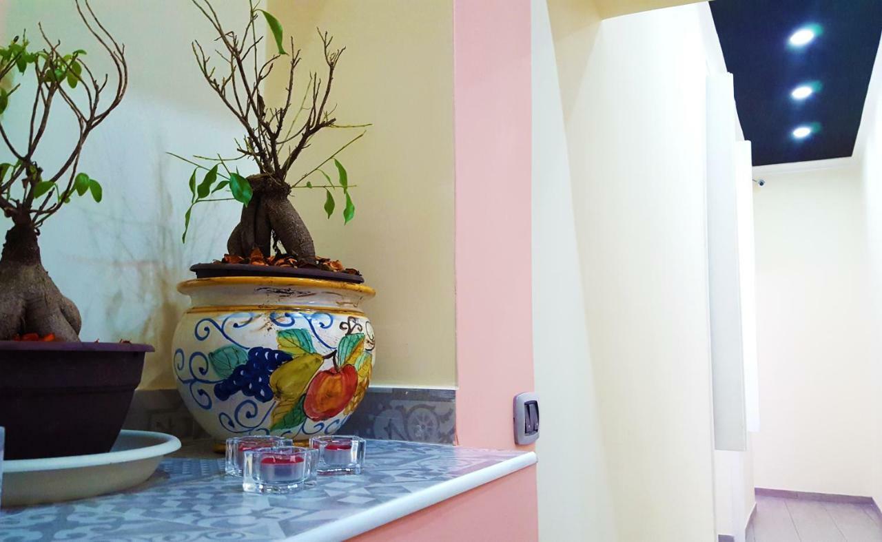 Holiday Naples Art Rooms المظهر الخارجي الصورة