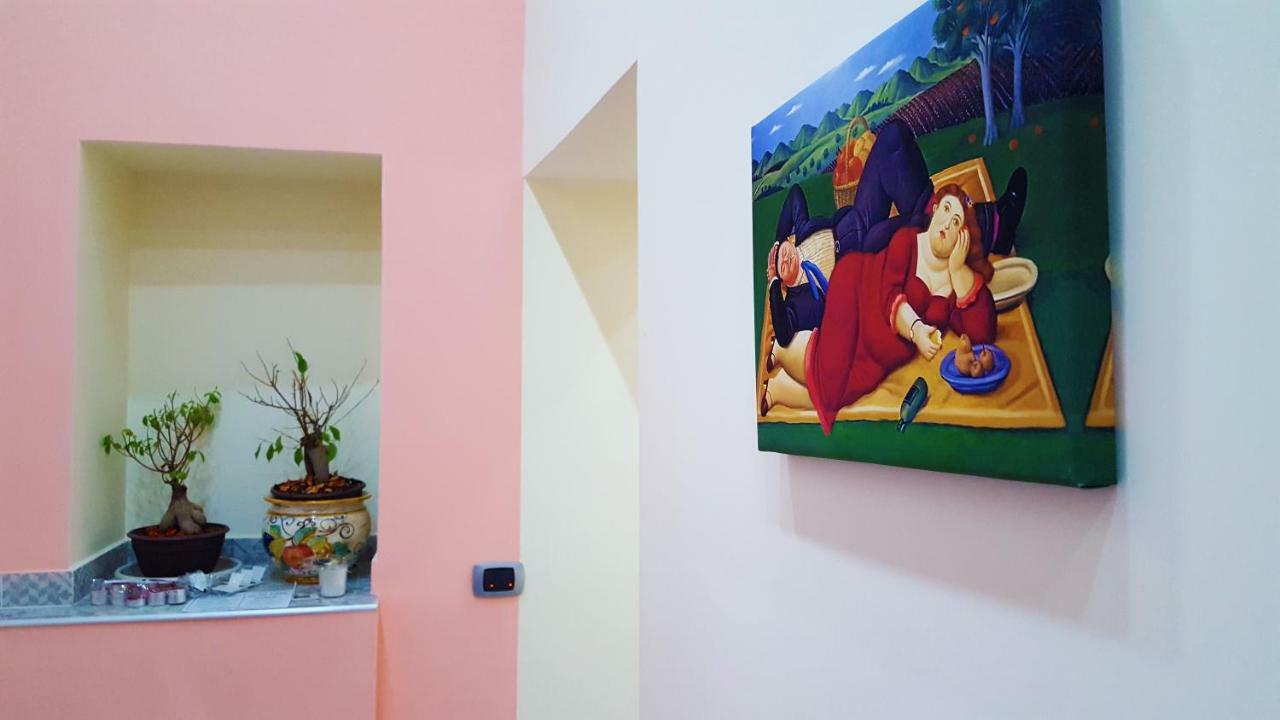 Holiday Naples Art Rooms المظهر الخارجي الصورة