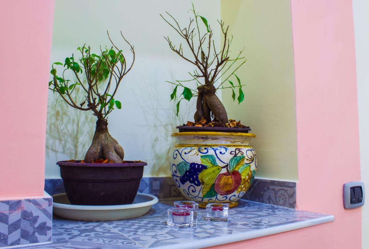 Holiday Naples Art Rooms المظهر الخارجي الصورة